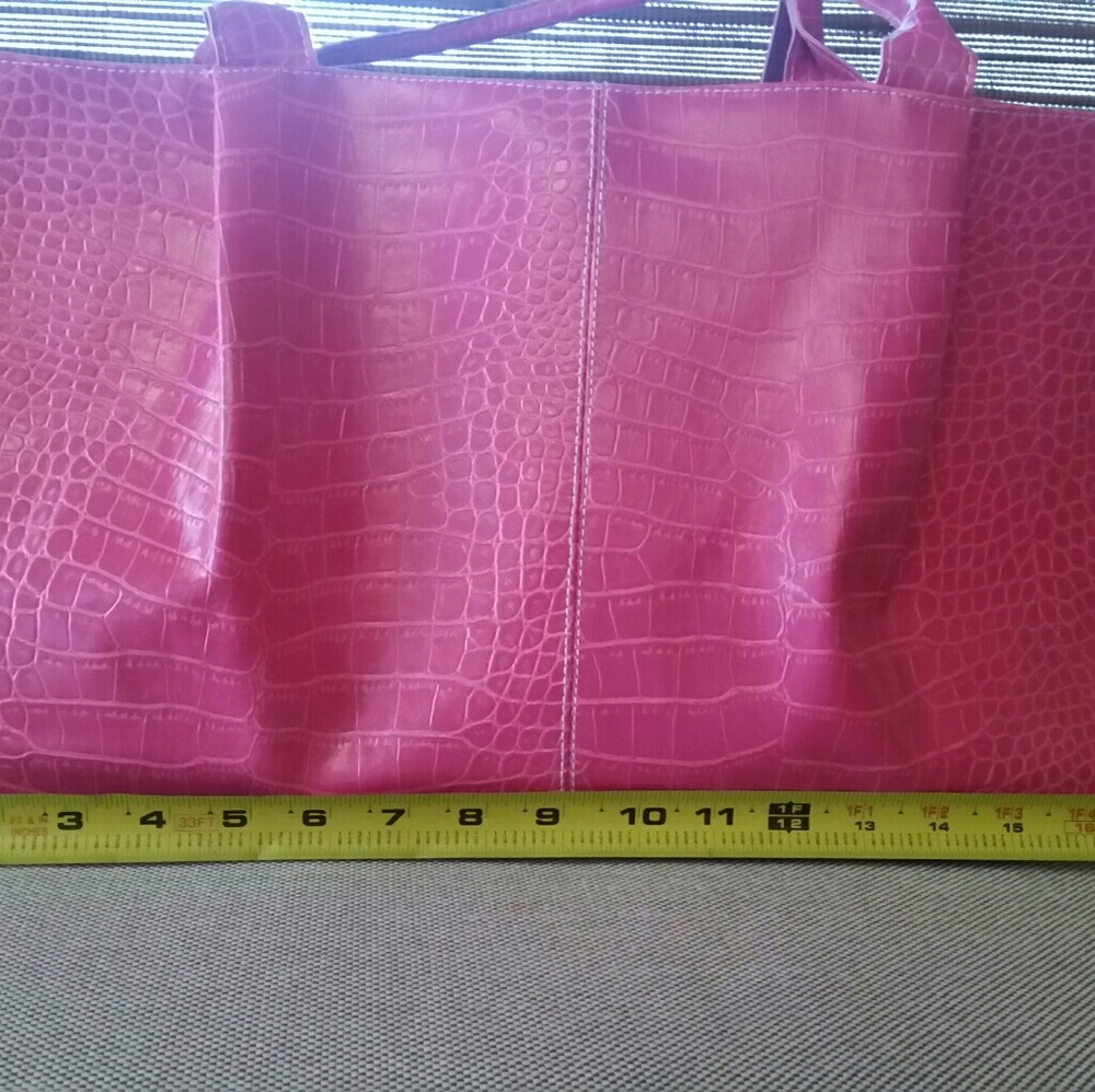 Pink tote... - Picture 2 of 4